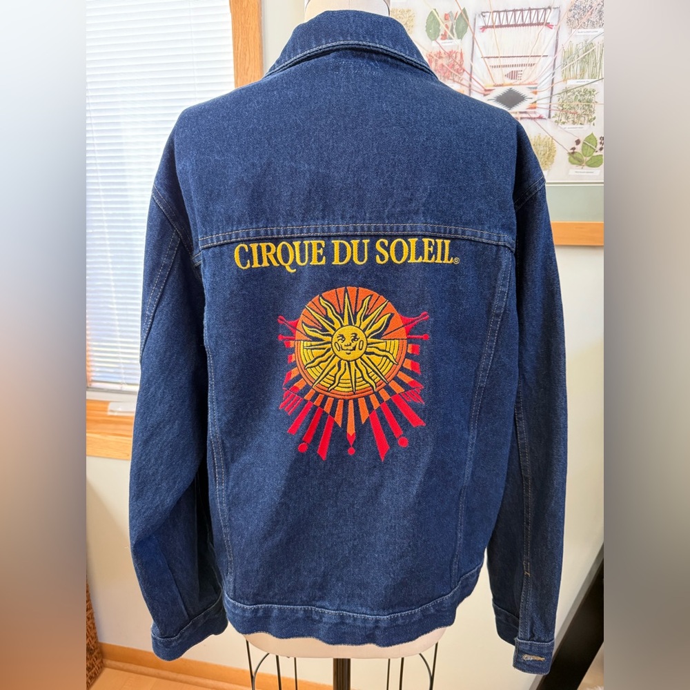 Vintage Cirque Du Soleil Denim Trucker Jacket in size L